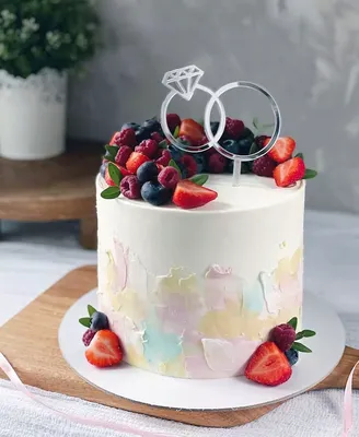 Одноярусный свадебный торт с ягодами на заказ Киев