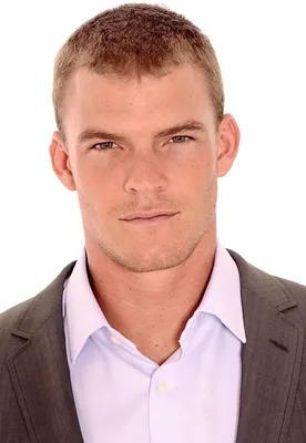 Alan ritchson HD wallpapers