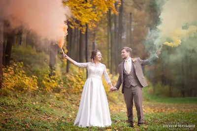 Цветной дым на свадьбе: ТОП-20 идей для фото - Weddywood