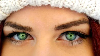 Макияж для зеленых глаз: варианты для темно- и светловолосых девушек
