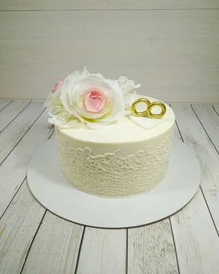 Небольшой торт на свадьбу - 77 фото