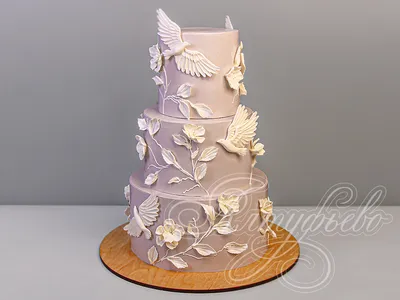 Свадебный торт трехъярусный фото