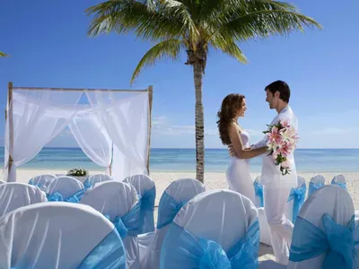 Экзотичная свадебная церемония на Мальдивах.