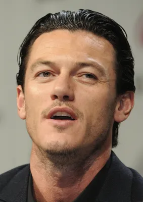 Обои актёр, Luke Evans, Люк Эванс картинки на рабочий стол, раздел мужчины  - скачать