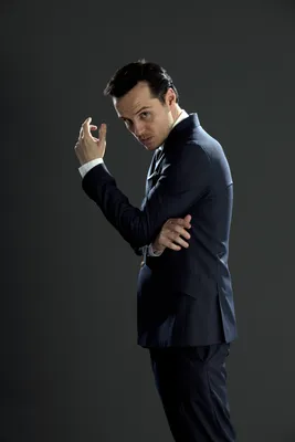 Обои взгляд, сериал, Sherlock, Шерлок, Джим Мориарти, Jim Moriarty, Эндрю  Скотт, Andrew Scott картинки на рабочий стол, раздел мужчины - скачать