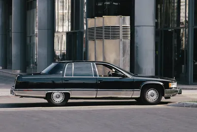 Старый Cadillac — автомобиль из 90-х для президентов и летних прогулок по  Москве