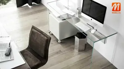 Стеклянный компьютерный стол: модели и фото