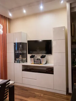 Шкаф стенка под ТВ «Хьюстон» для гостиной – белый глянец и шпон палисандр,  Арт.290