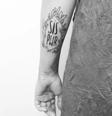 femaletattoo татуировки в INKsearch