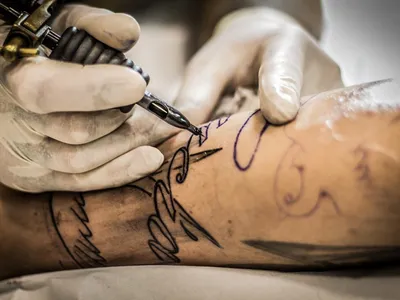 В Эстонии запретят делать татуировки несовершеннолетним | Эстония | ERR