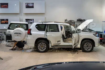 Комплексная вибро и шумо изоляция салона в Land Cruiser Prado 150