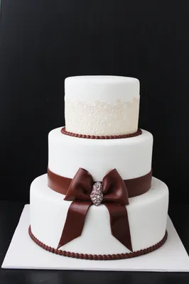 Артикул 44 - Белый свадебный торт с бантом. Мастика