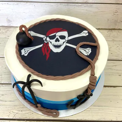 Пиратский торт с фотопечатью и фигурками из мастики