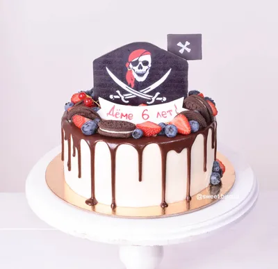 Торт пиратский с ягодами от Свит Бисквит в СПб. - Свит Бисквит