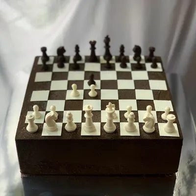 Кондитер делает необычные торты в виде шахмат, клумбы и новогодних игрушек  | АРТИзба | Дзен