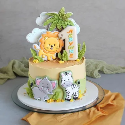 Торты,пряники и макарон on Instagram: “Вчера был еще такой красавчик весом  почти 3,5 кг(без декора) Внут… | Baby birthday cakes, Animal birthday  cakes, Animal cakes