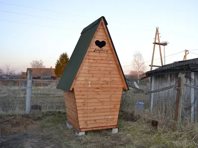 Деревянный дачный туалет Теремок | enkifirm.ru