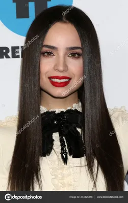 София Карсон (Sofia Carson, Sofía Daccarett Char) - актриса - фильмография  - Почувствуй ритм (2020) - голливудские актрисы - Кино-Театр.Ру