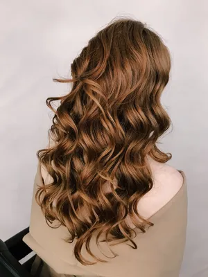 lace wig, волнистые волосы, кудри, локоны, укладка на длинные волнистые на  концах волосы, французские локоны фото, Свадебная прическа и макияж Москва