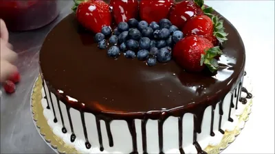 Украшение тортов | Как украсить шоколадный торт на день рождения фруктами -  YouTube