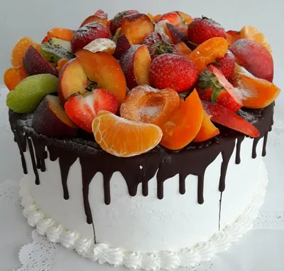 Торт украшенный фруктами - 75 фото