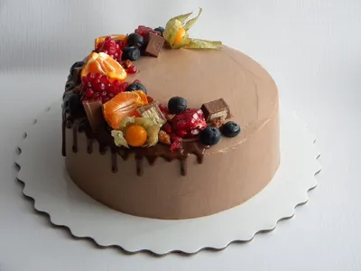 Украсить торт ягодами и шоколадом - 73 photo