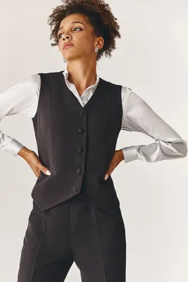 Купить Женский черный жилет на пуговицах: жилет, цвет черный, материал  костюмная ткань, стиль повседневный, купить в интернет-магазине VOVK за 990  грн.