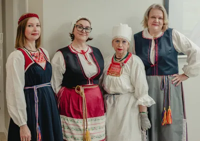 Участницы проекта \"Платье радости возьми ты и рубашку понарядней\"  представили свои ингерманландские костюмы в Финляндии - \"Республика\"