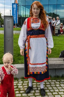 File:National Costume Finland 02.jpg - Wikimedia Commons