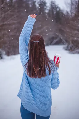 девушка со спины зимой | Блоггерский стиль, Женская портретная фотография,  Стиль