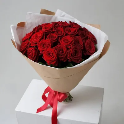 Букет красных роз: 25 цветков с оформлением недорого по цене 5610 ₽ -  купить в RoseMarkt с доставкой по Санкт-Петербургу
