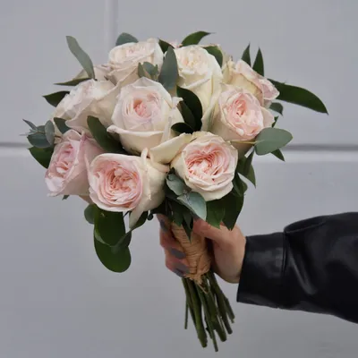 Букет из 13 роз в оформлении купить в Азове - Заказать с доставкой недорого