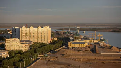 Жители Благовещенска купаются в поднимающейся реке Зея - РИА Новости,  21.06.2021