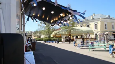 На территории общественного пространства «Двор Гостинки» на Невском  проспекте откроется фуд-корт с разными кухнями мира