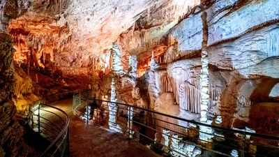 Пещера Джейта-Гротто в Джунии - уникальный природный памятник Ливана