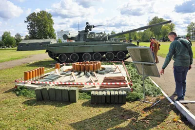 Какие эксклюзивы показали в День танкиста в Кантемировской дивизии -  Российская газета
