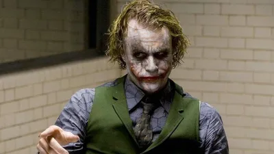 Депрессия, таблетки и алкоголь: как психопат из комиксов Джокер убил  гениального актера Хита Леджера