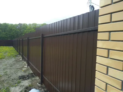 Коричневый забор из профнастила в Рязани | Цена с установкой под ключ