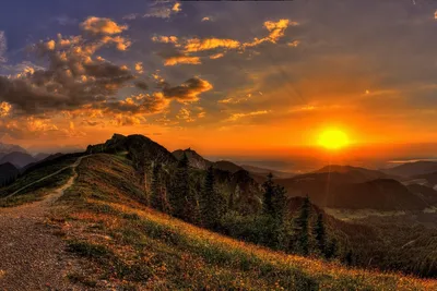 Закат солнца в горах - 61 фото