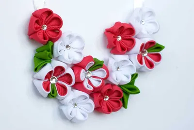 Цветы из атласных лент своими руками с примерами МК (видео)