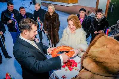 Вкусный и красивый свадебный каравай Одесса заказать в пекарни «Булочная»