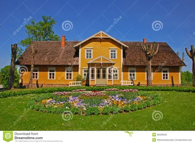 Красивая дача в сельской местности Стоковое Изображение - изображение  насчитывающей поддержано, шариков: 48436345