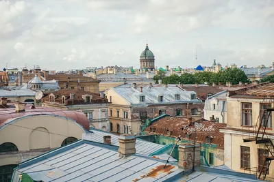 Свидание на крыше с видом на центр Санкт-Петербурга