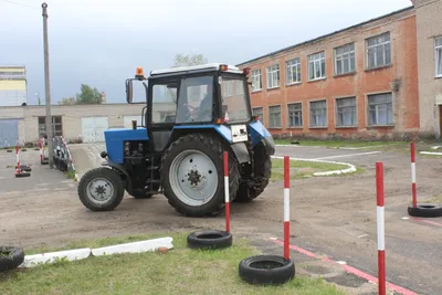 В ДОСААФе открыты курсы по подготовке трактористов-машинистов - Трыбуна  працы