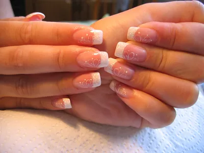 легкий френч - Галерея NailBoxClub.ru