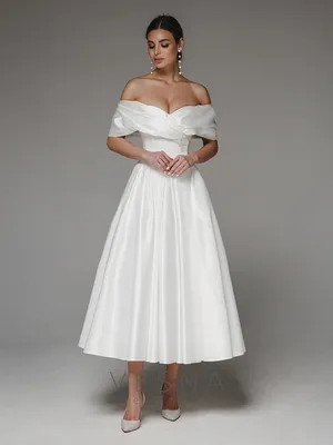 Короткие свадебные платья для смелой невесты: самые красивые и стильные  модели с фото – со шлейфом, белые и цветные, атласные, с рукавами,  кружевные, с пышной юбкой