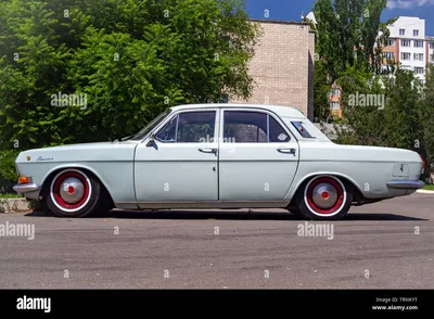 Wolga gaz 24 -Fotos und -Bildmaterial in hoher Auflösung – Alamy