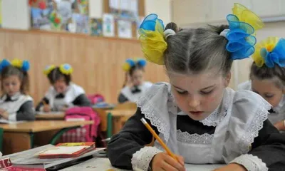 Учеников в школе рассадили за партами по успеваемости. Родители  возмутились, что учитель разделила детей в школе 148 Челябинска - 12  октября 2021 - 74.ru