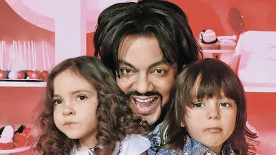 Филипп Киркоров и Жасмин поддержали своих детей на показе | OK-magazine.ru
