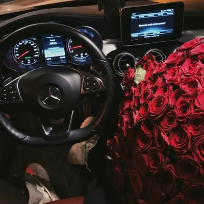 Infinity Roses - Когда букет не помещается ни в кадр📸, ни в машину🚘 Но  самое главное, дарит море радости😍 и хорошее настроение получательнице🥰 ⠀  А как букет довезти до пункта назначения покупателей